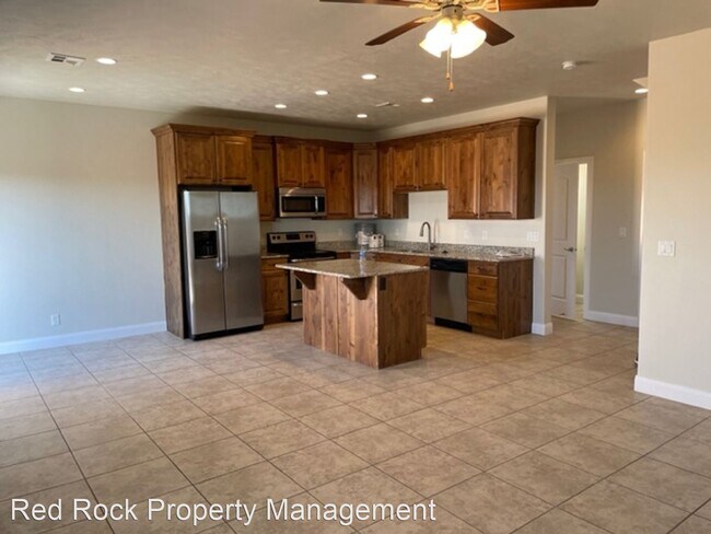 Building Photo - 3 br, 2.5 bath House - 3961 Bella Vista