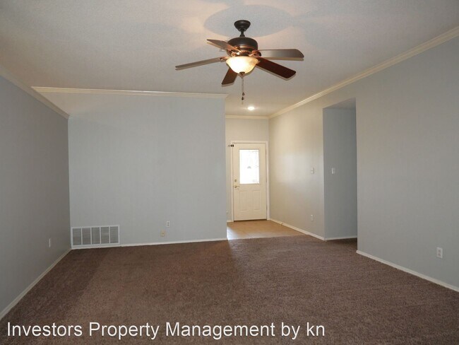 Foto del edificio - 3 br, 2 bath House - 6412 Fallstone Road