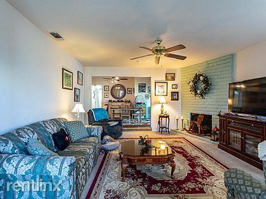 Building Photo - 3 br, 2 bath Duplex - 6836 Trovita Way 2