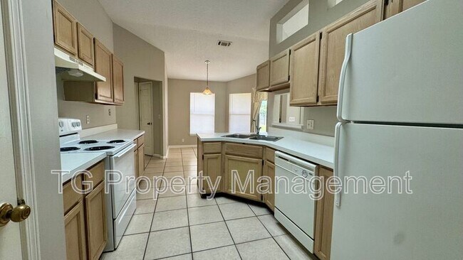 Foto del edificio - 8943 Country Bend Cir N