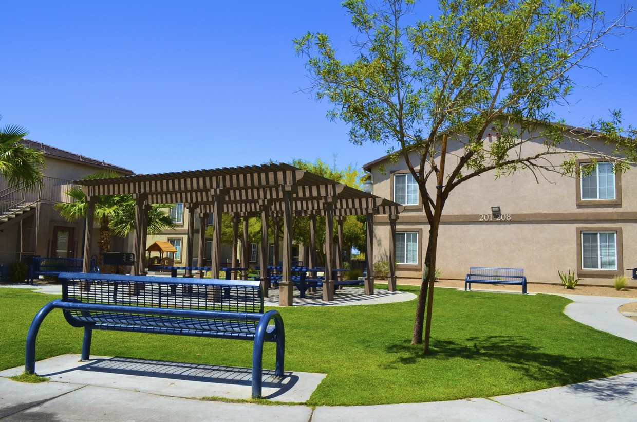 Foto principal - 91050 7th St