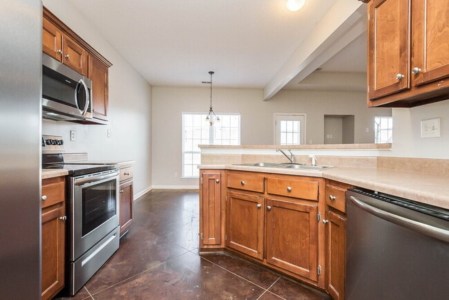 Building Photo - 8426 Linda Shore Cove