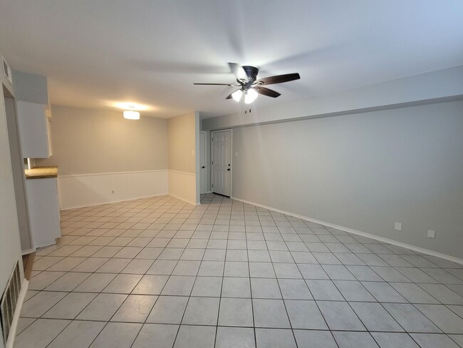 Foto del edificio - 219 W Silver Sands Dr