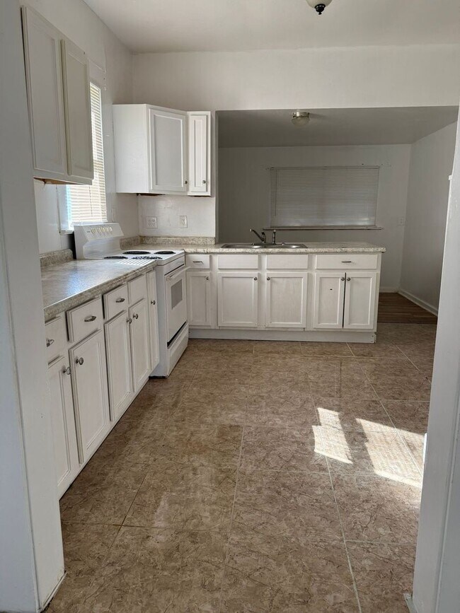 Foto del edificio - 1025 Lake Charles Ave