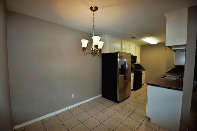 Building Photo - 5350 Cherie Crest Ct