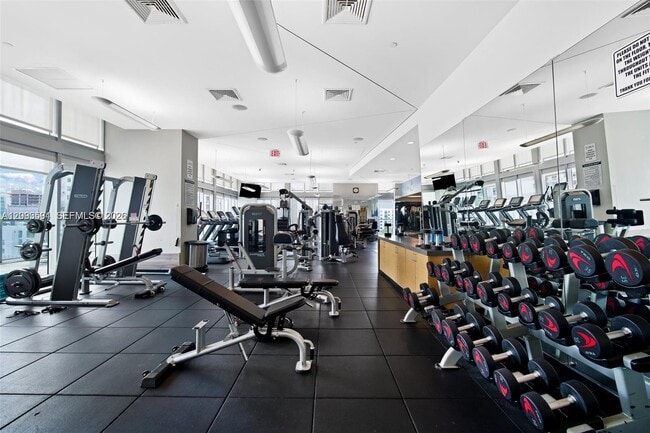 Foto del edificio - 79 SW 12th St