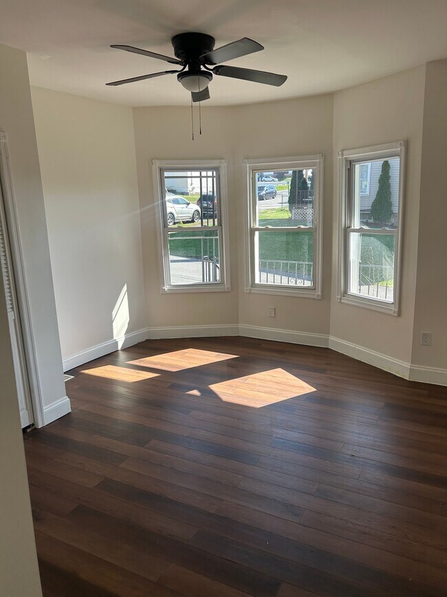 Foto del edificio - 1202 W Elm St