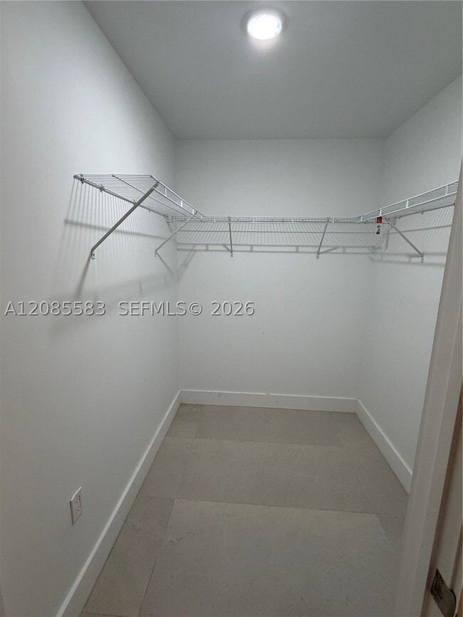 Building Photo - 2641 NW 24th Ct
