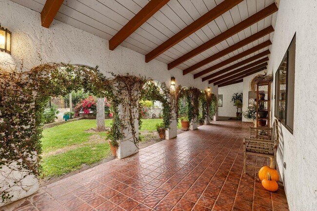 Foto del edificio - 1134 Happy Hill Dr