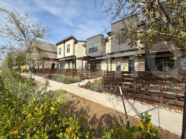 Building Photo - 3404 Zellwood Ln