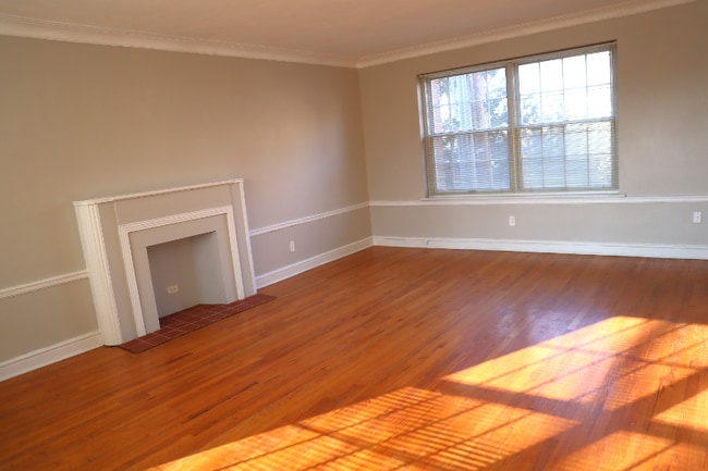 Foto del edificio - 7545 Wellington Way