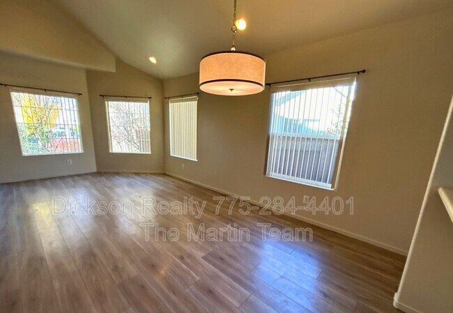 Foto del edificio - 5353 Desert Peach Dr