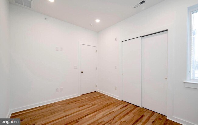 Foto del edificio - 725 N 39th St