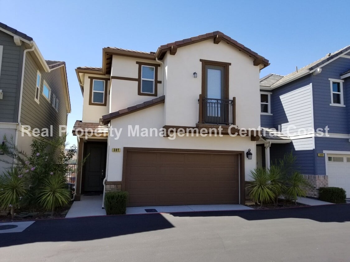 Primary Photo - AVAILABLE AUGUST - New Paso Townhouse - 3 ...