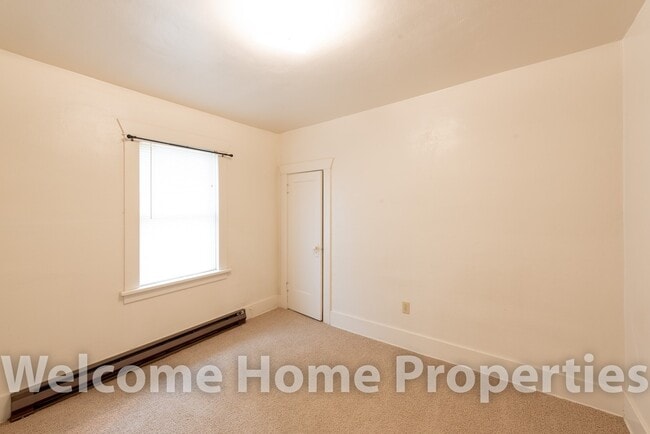 Building Photo - Cozy 2 Bedroom Apartment Close to WWU