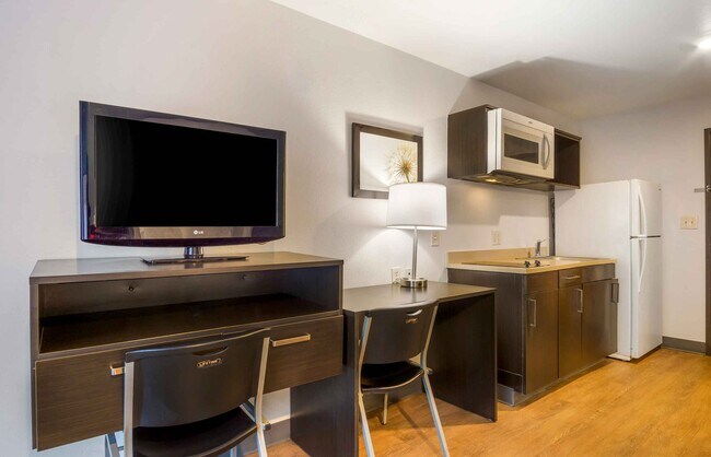 Foto del edificio - Furnished Studio-Charleston - Ashley Phosphate Rd.