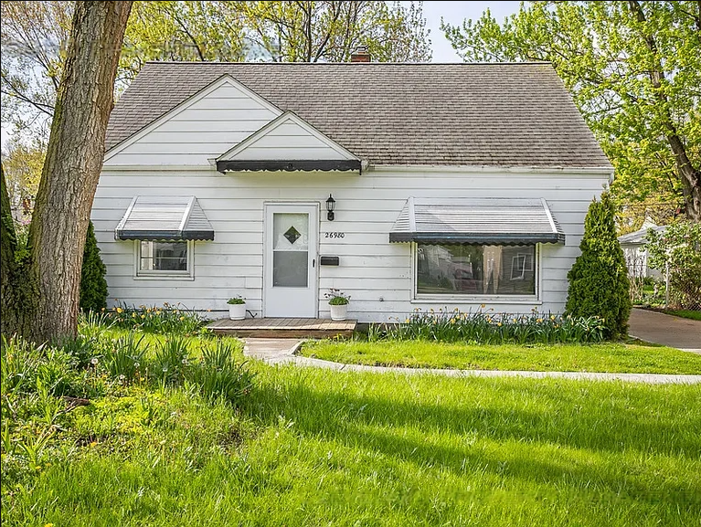 Foto principal - 26980 Drakefield Ave