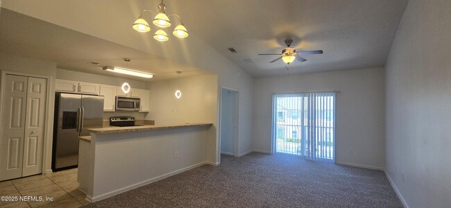 Building Photo - 6915 Ortega Woods Dr