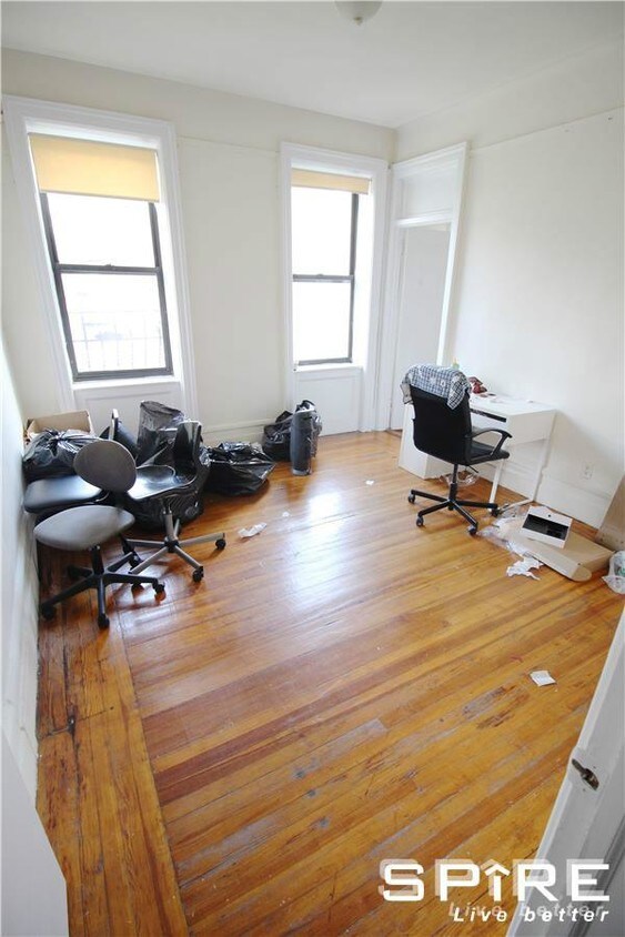 Primary Photo - 190 Claremont Ave
