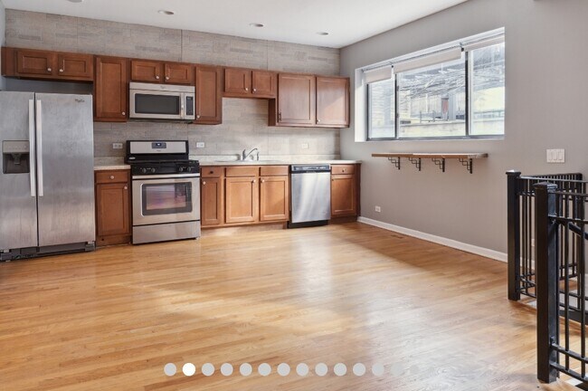 Building Photo - 1519 W Thomas St