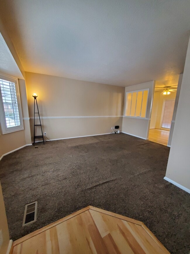 Building Photo - 1020 E 1275 N