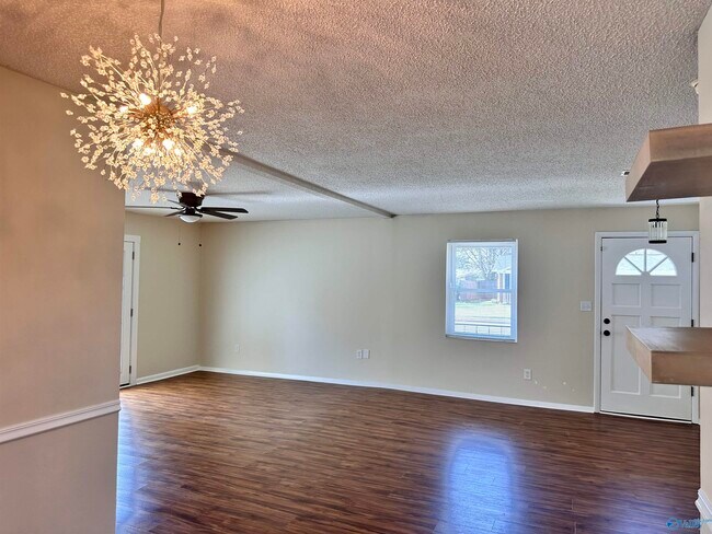 Foto del edificio - 14001 Sandhurst Dr SW