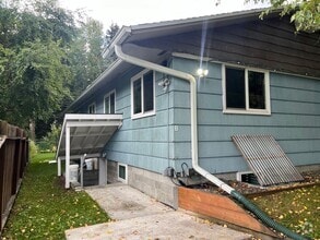 Building Photo - 602 W 42nd Ave