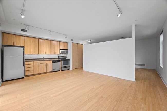 Building Photo - Franklin West Apartments, Leasing Office