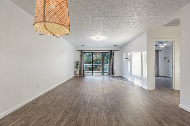 Building Photo - 3015 Old Bryan Dr