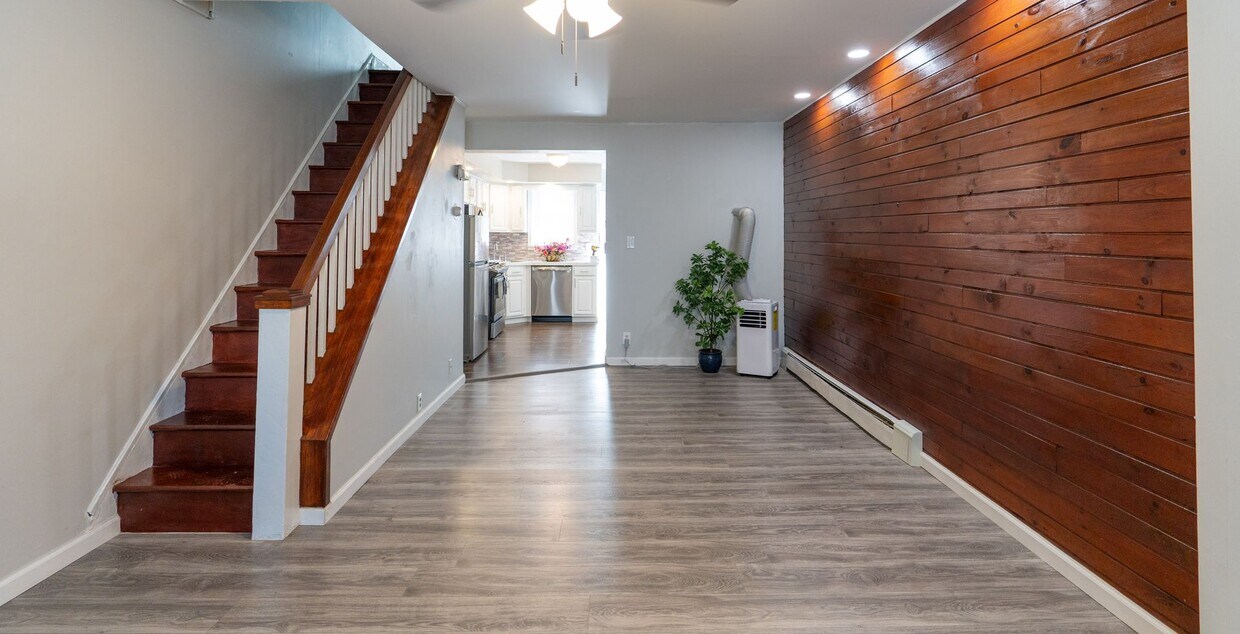 Newly rehabbed 3 bedroom - Newly rehabbed 3 bedroom