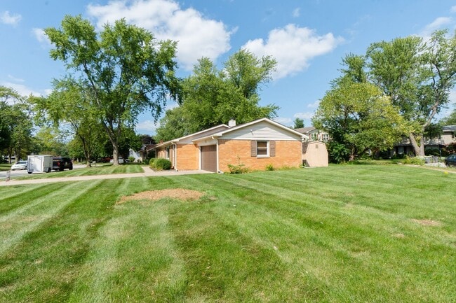 Building Photo - West Lafayette Schools Beautiful Home, Att...