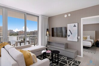 Building Photo - 4010 S Ocean Dr