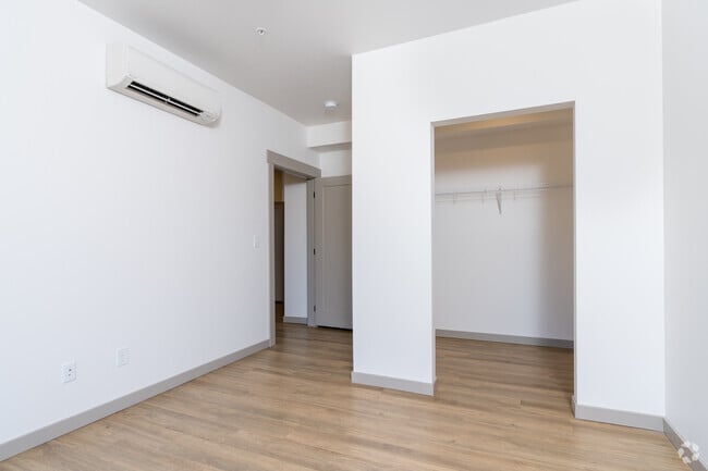 2BR, 2BA - 1152SF - Farwell North