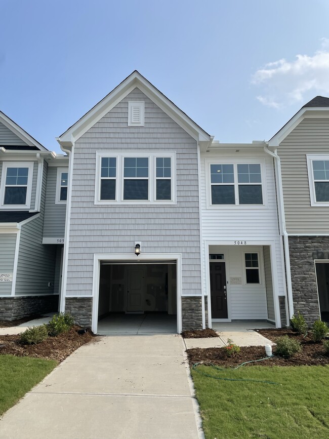 Front Entrance - 5048 Kota St