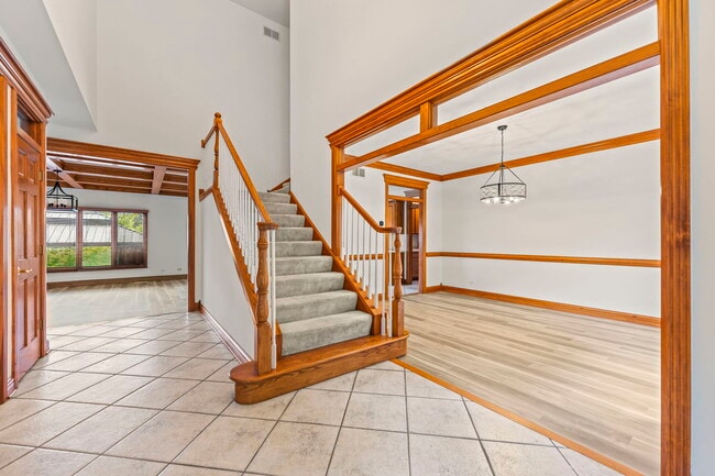 Building Photo - 552 Waters Edge Dr