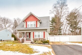 Building Photo - 117 John Ave