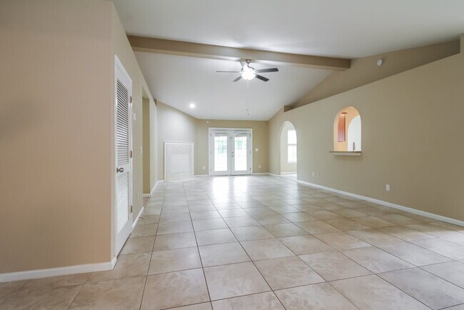 Foto del edificio - 8028 Bannockburn Dr