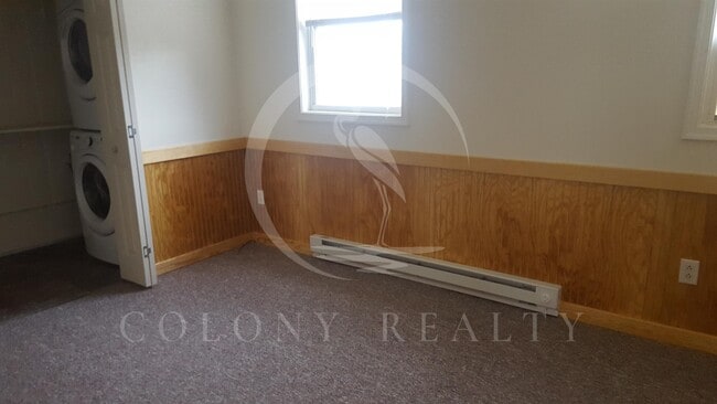 Building Photo - 1316 N Virginia Dare Trail