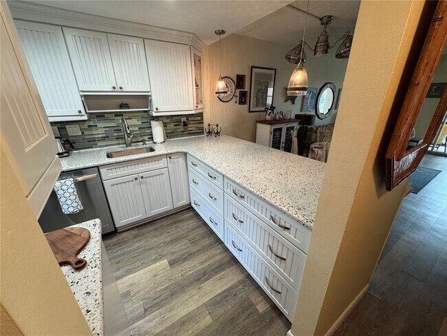 Foto del edificio - 1400 Tarpon Center Dr