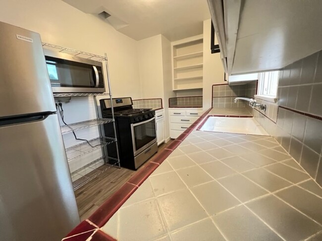 Building Photo - Remodeled One Bedroom in Leucadia