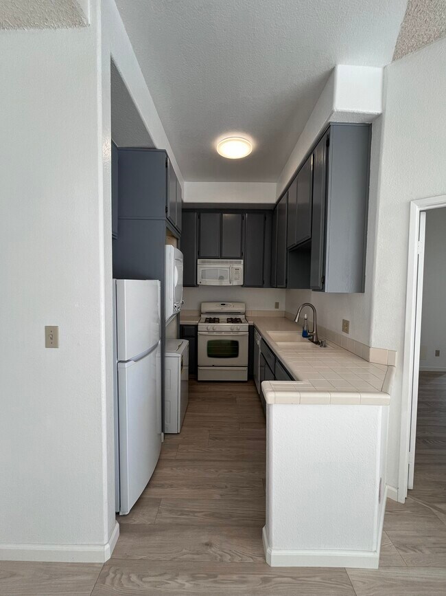 Cocina - 6140 Monterey Rd