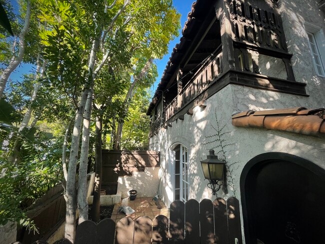 Building Photo - 1132 Cory Ave