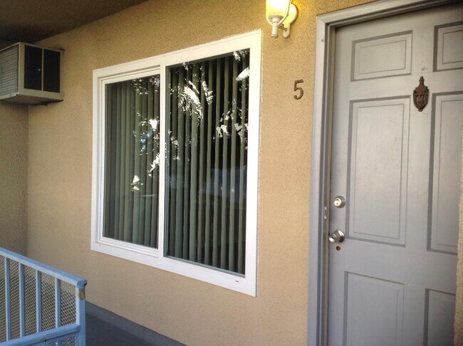 Foto del edificio - 703 E California Blvd