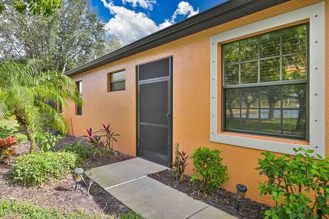 Foto del edificio - NOW AVAILABLE - 2/2 PLUS Den - 2 car garage - Coach Home in Terra Vista!