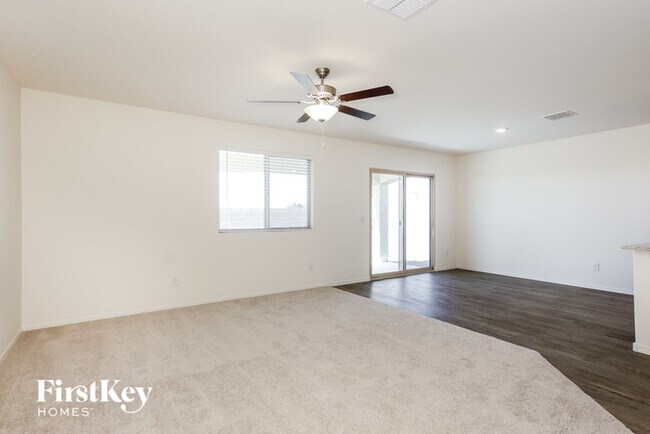 Foto del edificio - 8518 S 258th Dr