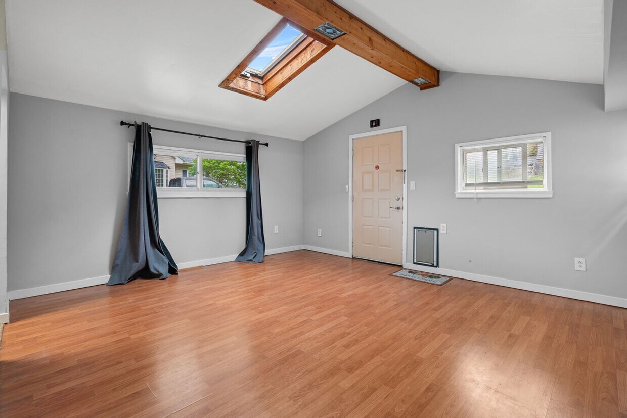 Foto principal - 136 Locust St