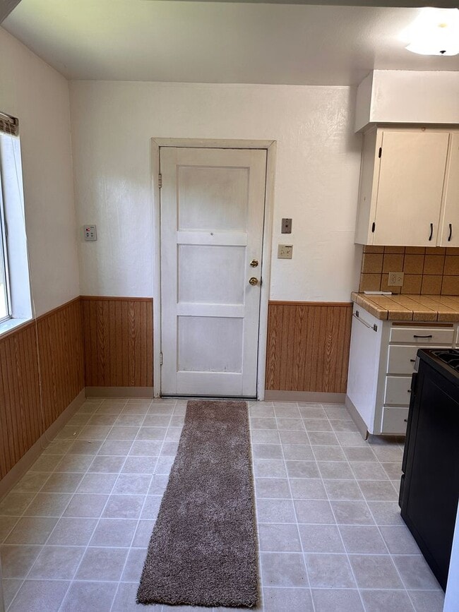 Building Photo - East Sacramento 1 Bed House on Large Lot