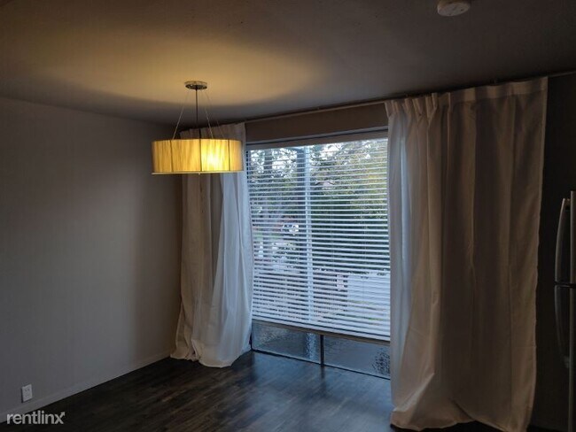 Foto del edificio - 6013 Gaston Ave