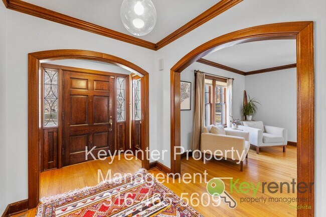 Building Photo - One of a kind - College Hill Beauty!