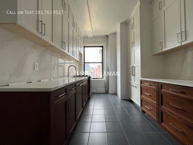Foto del edificio - 220 W 98th St